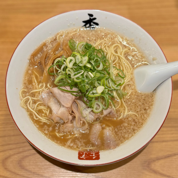 「ラーメン（880円）」@元祖熟成細麺 香来 宮崎ナナイロ店の写真