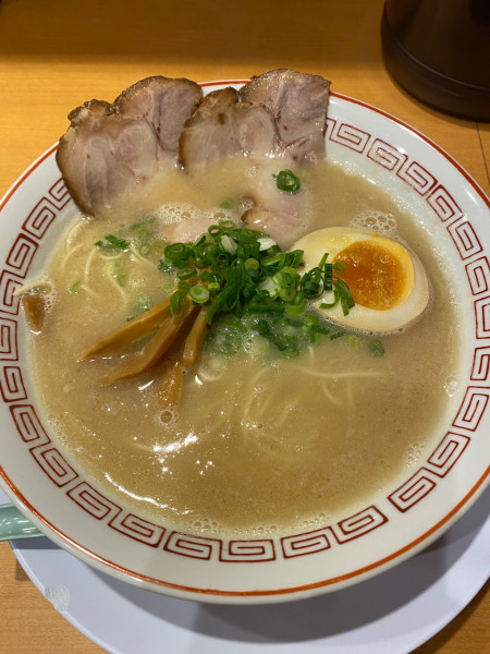 「だるまらーめん＋替え玉」@だるま大使 無限 下北沢駅前店の写真