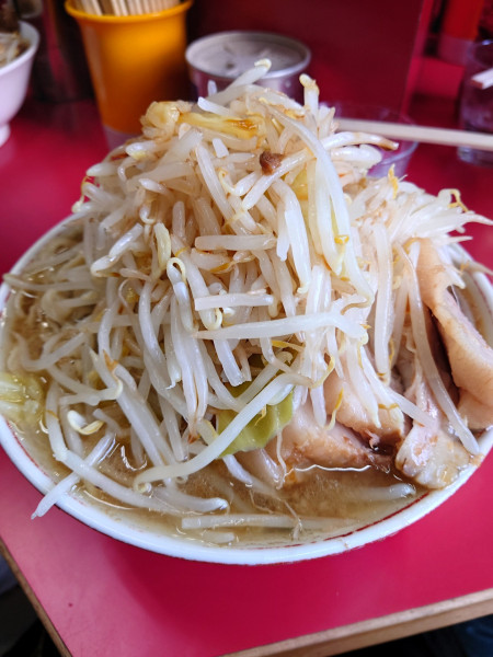 「大豚  野菜  ニンニク  カラメ」@ラーメン二郎 三田本店の写真