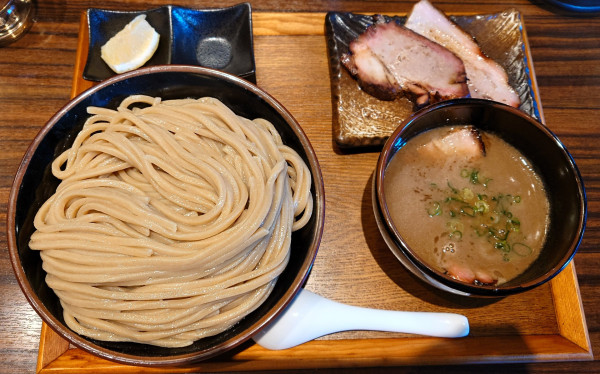 「チャーシューつけ蕎麦・大（1,380円）」@中華そば ひら井 たまプラーザ店の写真