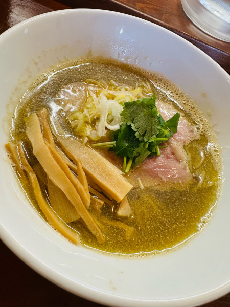 「煮干しラーメン」@拉麺 芳の写真