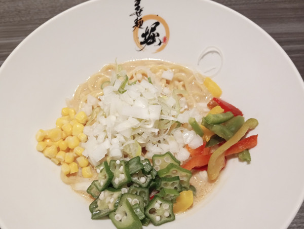 「背脂豆乳まぜ麺（中）¥1050＋半ライス¥100」@麺'sBar 堀の写真