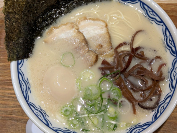 「由丸らーめん」@由丸 芝大門店の写真