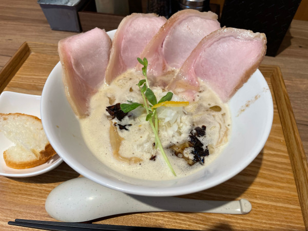 「Special コンフィチャーシューSOBA」@フレンチラーメンの店 MATOYAの写真