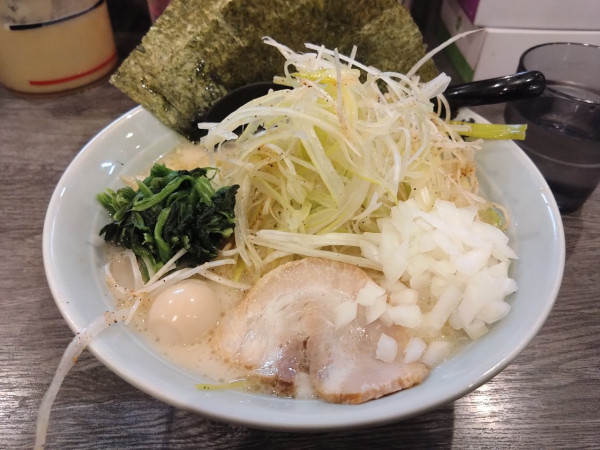 「ネギラーメン塩」@横浜家系ラーメン 喜多見家の写真