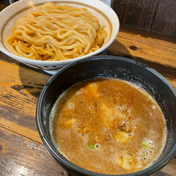 「京介魚介つけめん 960円（中盛）」@つけめん屋 赤羽京介の写真