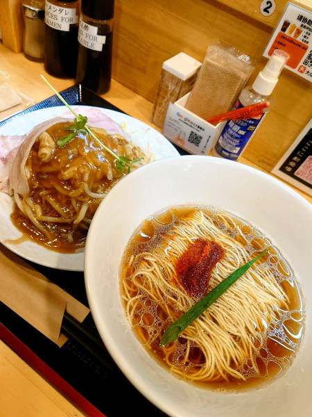 「クリア豚骨ラーメン」@博多豚骨らぁ麺 一絆 上野御徒町本店の写真