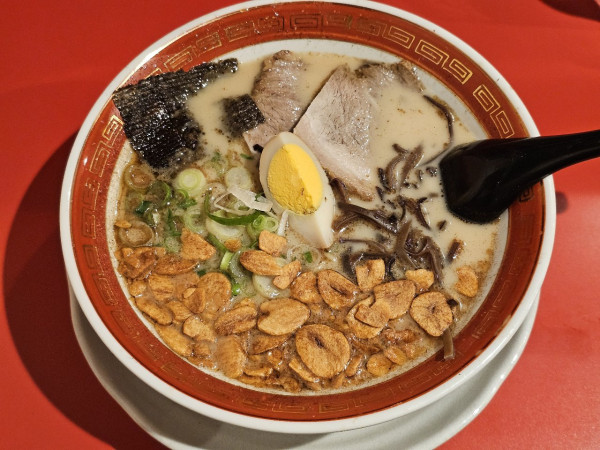 「にんにくラーメン　1000円」@元祖熊本ラーメン 赤のれんの写真