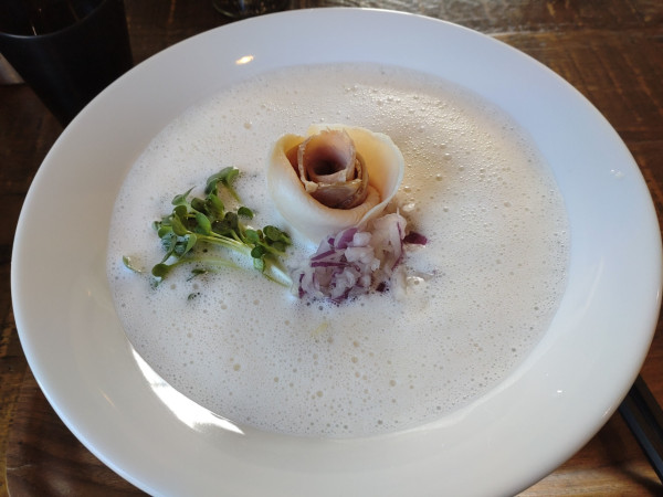 「泡白湯塩ラーメン900円」@鶏×麦 ららの写真