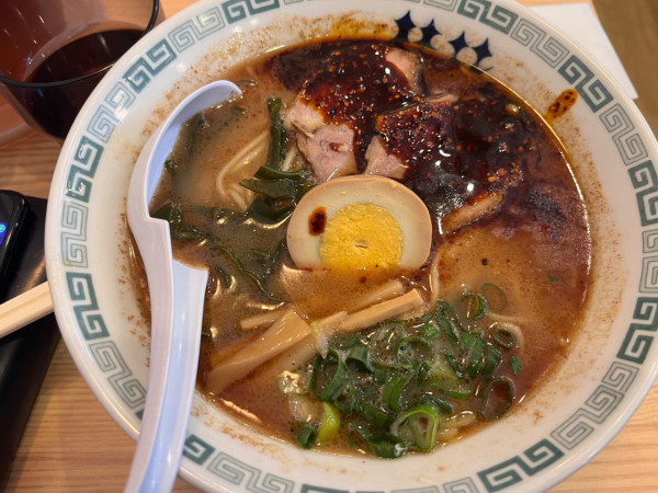 「赤桂花ラーメン950円」@桂花ラーメン 新橋虎ノ門店の写真