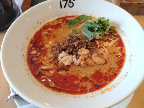 「汁あり白ごま担担麺1000円」@175°DENO~担担麺~ 福島店の写真