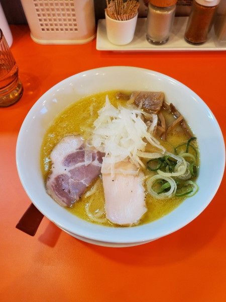 「濃厚鶏白湯塩@850」@らーめんえびす 一宮店の写真