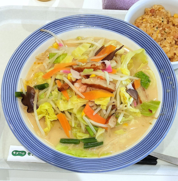 「野菜たっぷりちゃんぽん 950円」@リンガーハット イオンモール大高店の写真