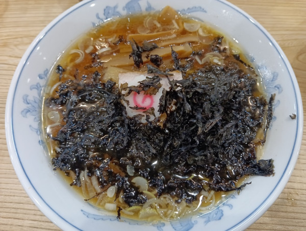 「らーめん・麺軽め+バラ海苔」@らーめん 高尾の写真
