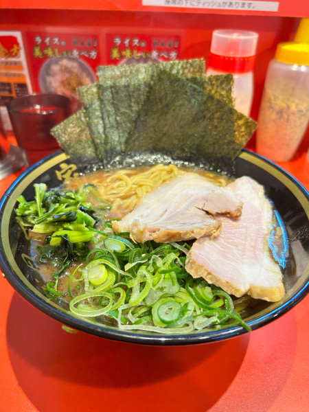 「特製ラーメン中　1150円」@横濱家系ラーメン 二代目鈴木家の写真