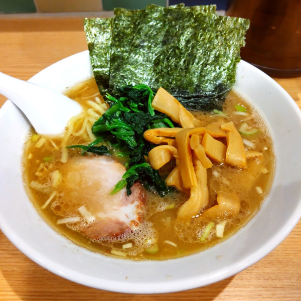 「ラーメン（￥900）＋メンマ（￥100）」@ラーメンモンタナ 秋葉原店の写真