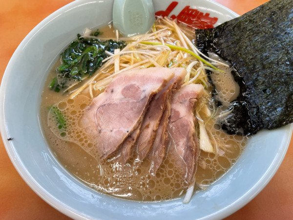 「醤油ネギチャーシュー」@ラーメン山岡家 相模原店の写真