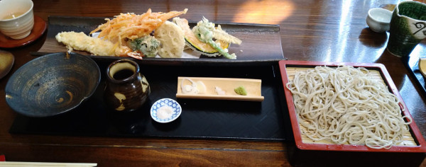 「天せいろ＋月見いも」@手打そば処 信玄の写真
