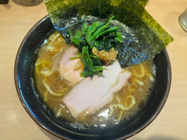 「ラーメン（並）、固め」@輝道家直系 皇綱家の写真