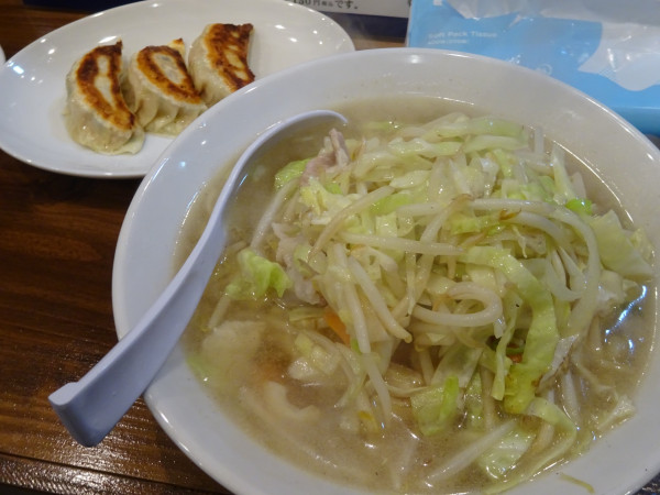 「タンメンと餃子（3個）　1,050円」@餃子とタンメンの店 かしわぎの写真