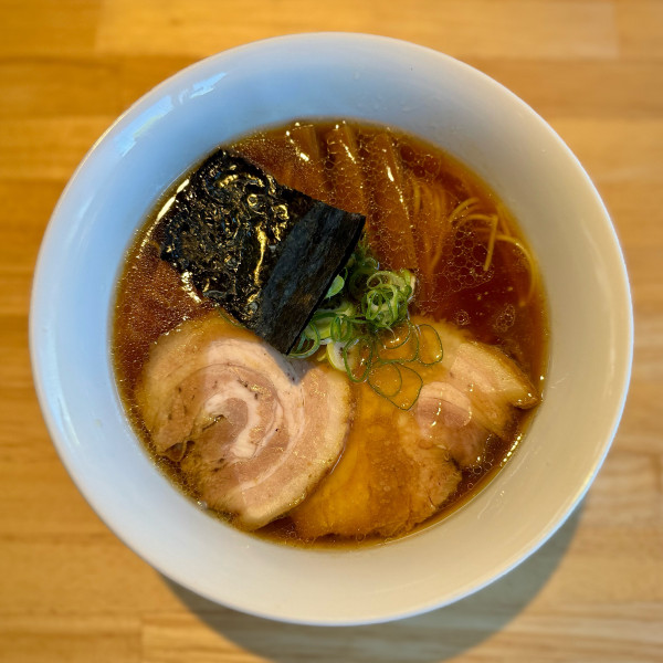 「醤油らぁ麺（900円）」@支那そばや 鳥栖の写真