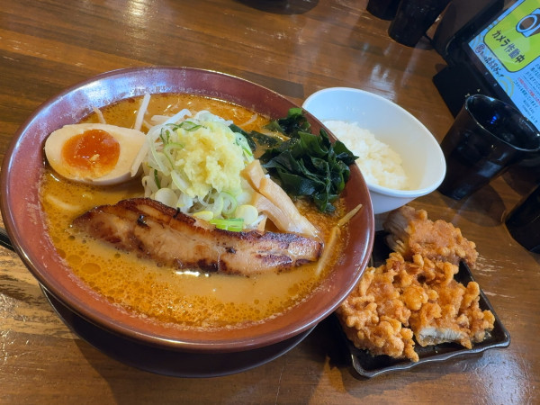 「丸高屋味噌ラーメン（濃いめ）他」@丸高屋 西三島店の写真