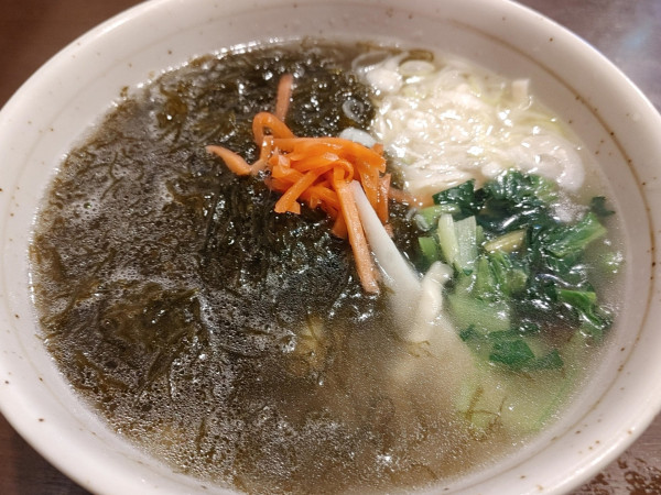 「もずくそば（880円）」@沖縄料理 島の写真