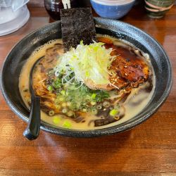 黒めん(替玉) 880円