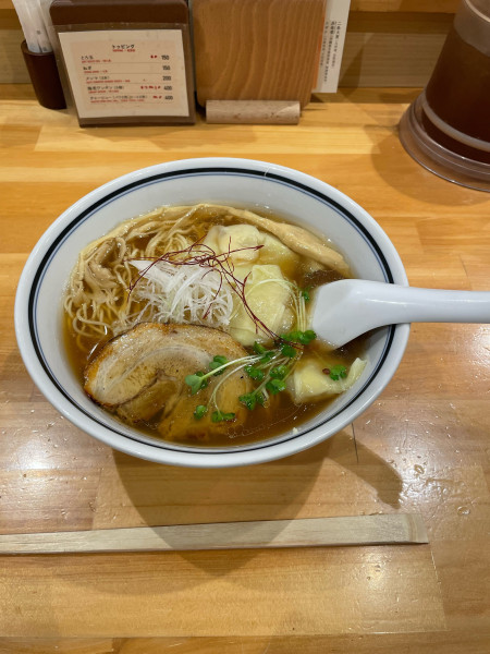 「海老ワンタン麺」@利尻昆布ラーメン くろおび 六本木店の写真