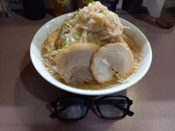 「ラーメン(野菜多め・油多め・にんにく少し)」@ラーメン どんの写真