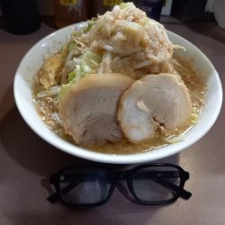 ラーメン(野菜多め・油多め・にんにく少し)