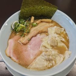 魚介豚骨ワンタンラーメン 1000円