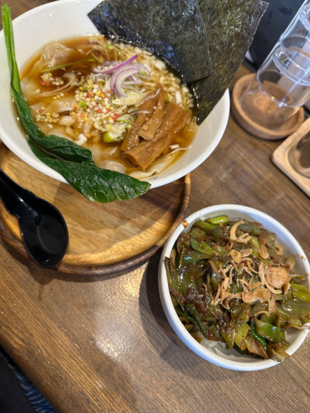 「醤油雲呑ラーメン」@Joe-Luck NOODLE'sの写真