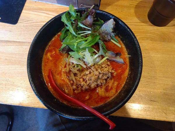 「担々麺　赤　辛さ5 大盛」@担々麺 胡麻の写真