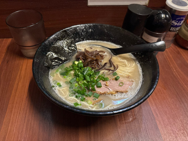 「豚骨ラーメン（750）替玉（100）」@ラーメン 木村亭の写真