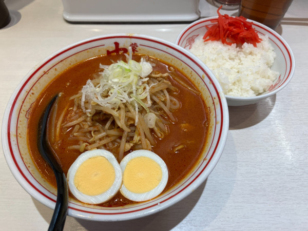 「味噌卵麺1040+半ライス160=1200円」@蒙古タンメン中本 秋津店の写真