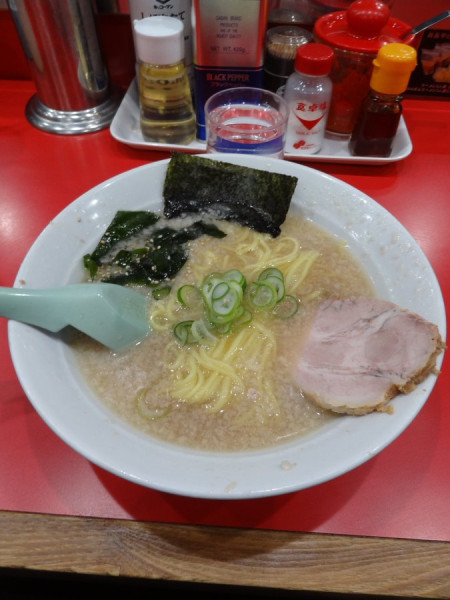 「ラーメン850円硬め濃いめ多め」@ラーメン かいざん 船橋店の写真