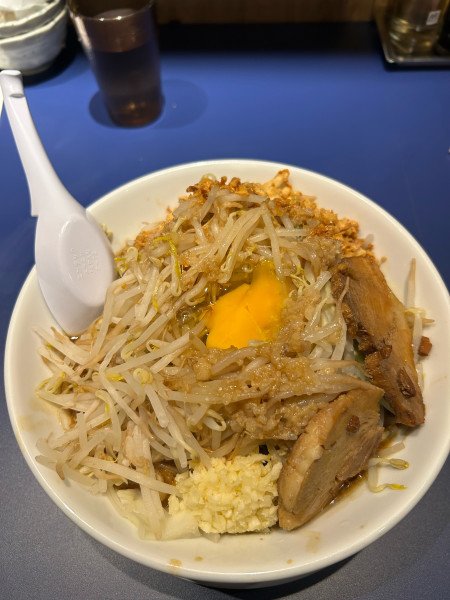 「豚恋まぜそば300g」@ラーメン豚に恋してる 蕨店の写真
