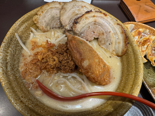「九州麦味噌味噌漬け炙りチャーシュー麺」@麺場 田所商店 つくばささぎ店の写真