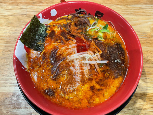 「極オニ辛牛白湯ラーメン　￥１５００」@ラーメンまこと屋 大府共和店の写真