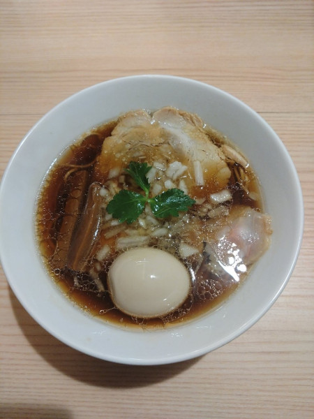 「味玉醤油らぁ麺」@銀座らぁ麺 しら石の写真