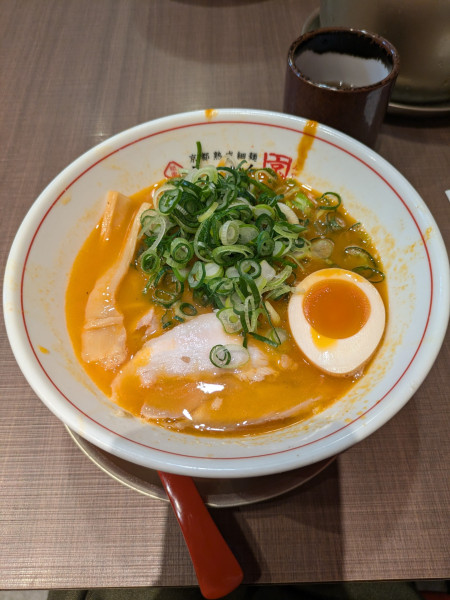 「朱らぁ〜めん」@らぁ～めん 京 京都拉麺小路店の写真