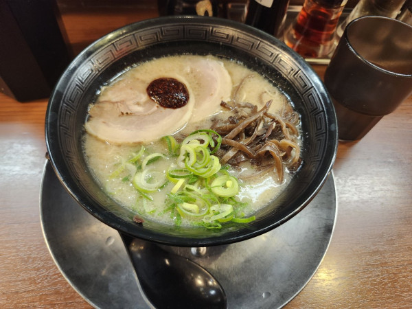 「とんこつラーメン」@元祖博多 中洲屋台ラーメン 一竜 大井町店の写真