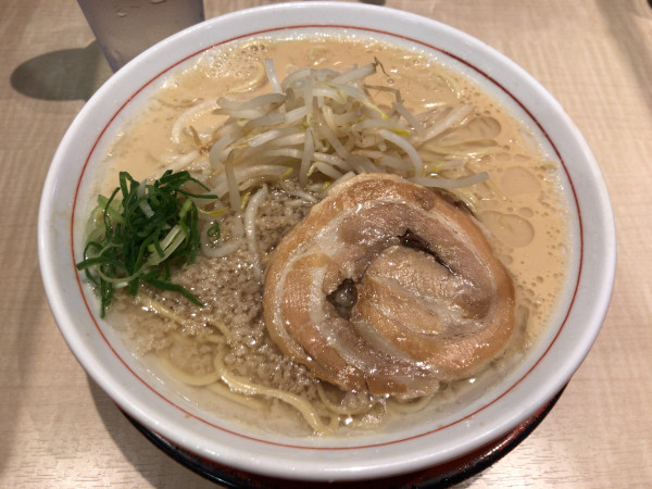 「ラーメン(麺普通、背脂マシ、替玉2玉) 780円」@替玉千里眼 志木店の写真