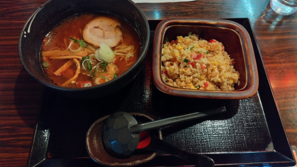 「令7·2·24味噌ラーメン五目チャーハン(1155円)」@五味八珍 大井松田店の写真