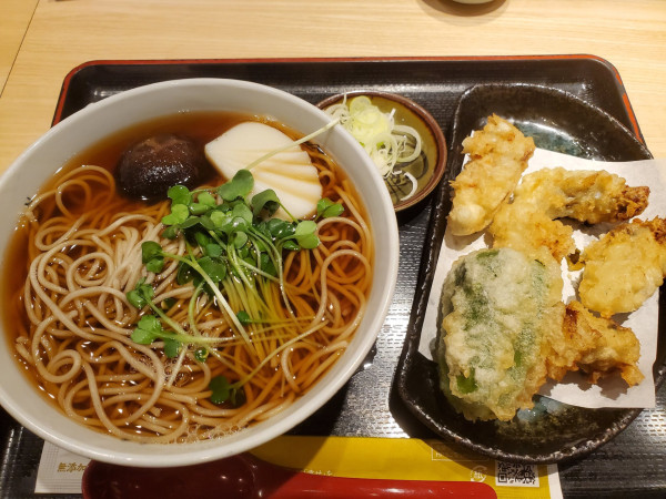 「牡蠣の天ぷらそば」@味奈登庵 みなとみらい店の写真