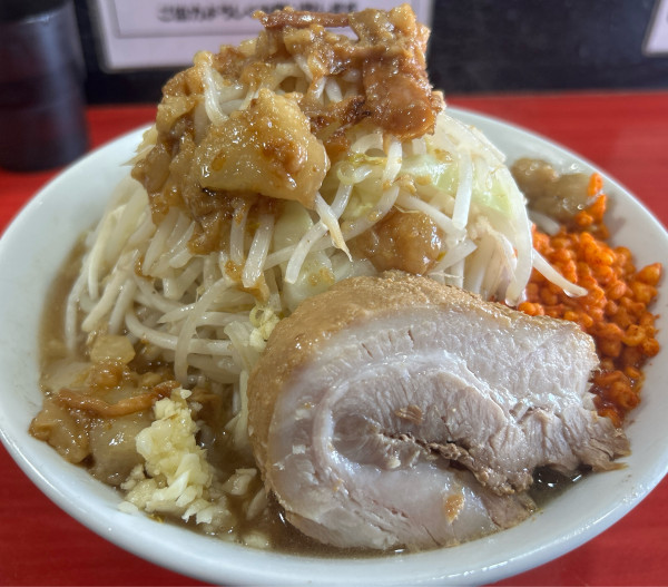 「ラーメン（小）【ニンニク少し＋残り全部マシ】」@ラーメン鷹の目 明大前店の写真