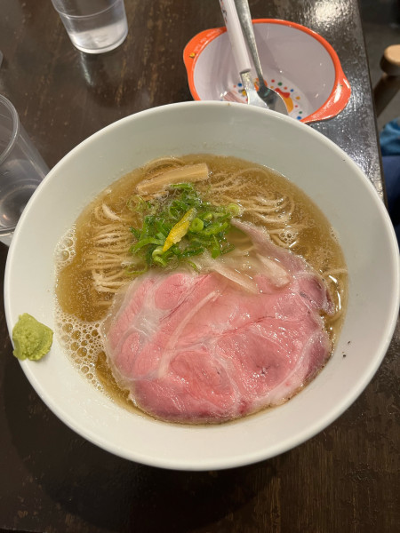 「鯵煮干しの塩そば」@町田汁場 しおらーめん進化 町田駅前店の写真