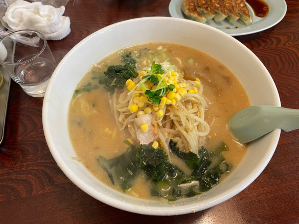 「ピリカラーメン（大盛）・餃子」@ピリカ 新田店の写真