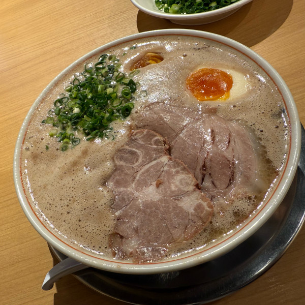 「味玉ラーメン」@三代目 博多 だるま アクアシティお台場店の写真